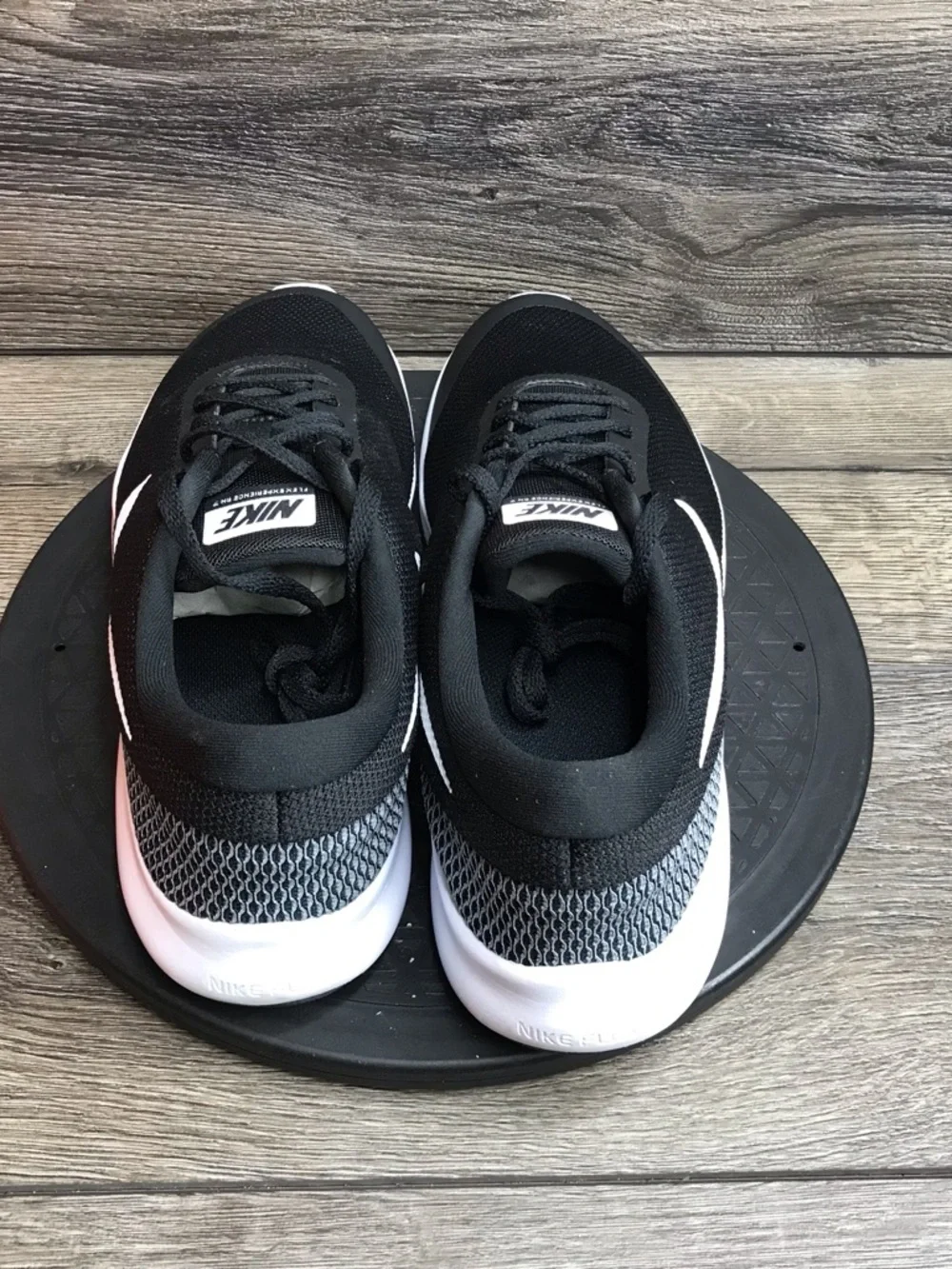 Nike Women’s size 12 flex experience rn 7 black